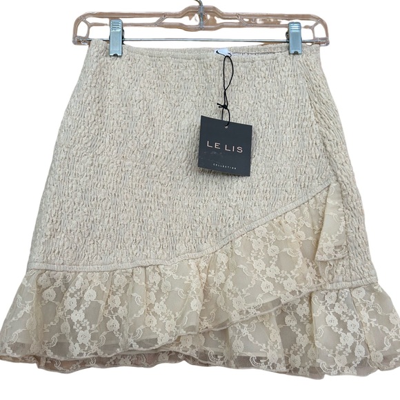 New Antique Cream Lace Ruched Fitted Elegant Women's Skirt - Picture 5 of 7